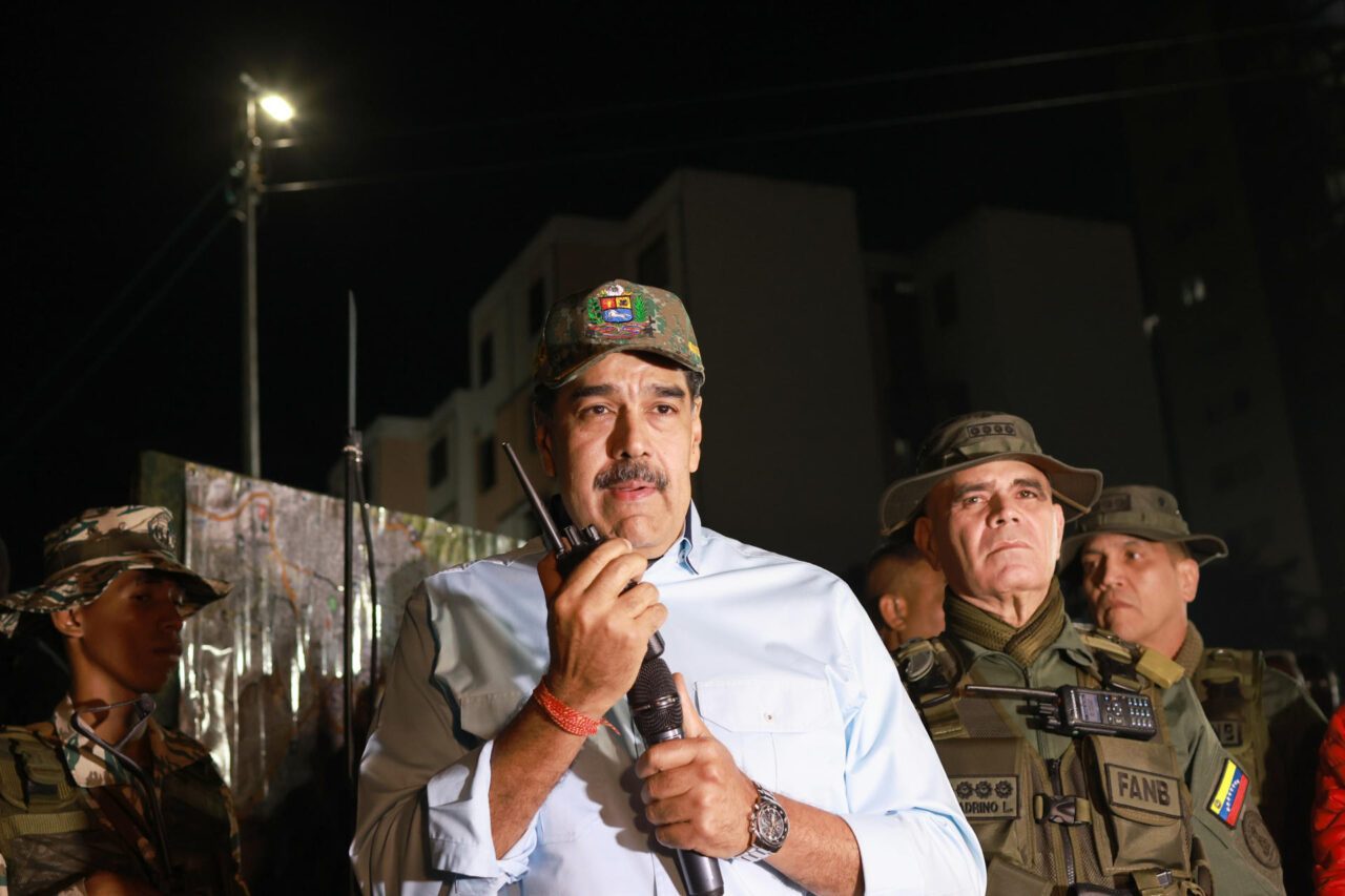 Maduro llevará militares a los barrios para entrenar a la población