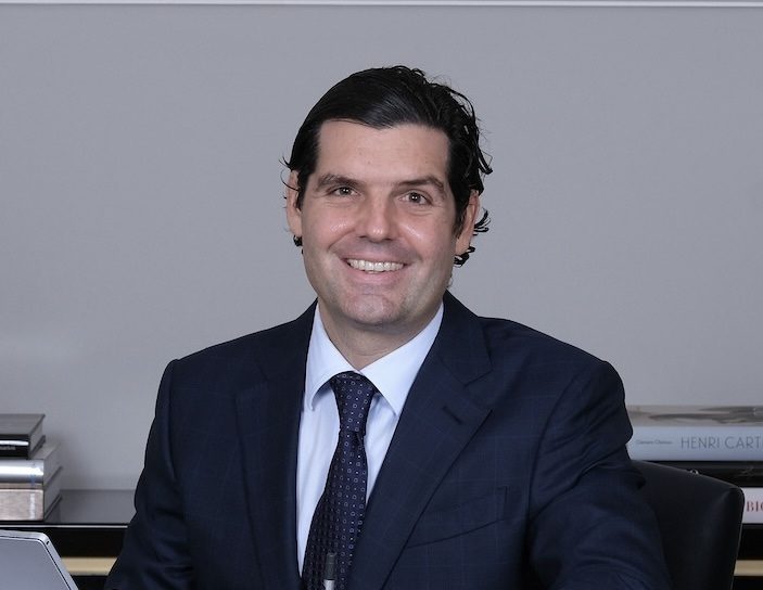 Policía británica detiene a Alejandro Betancourt en Londres y lo libera tras pago de fianza