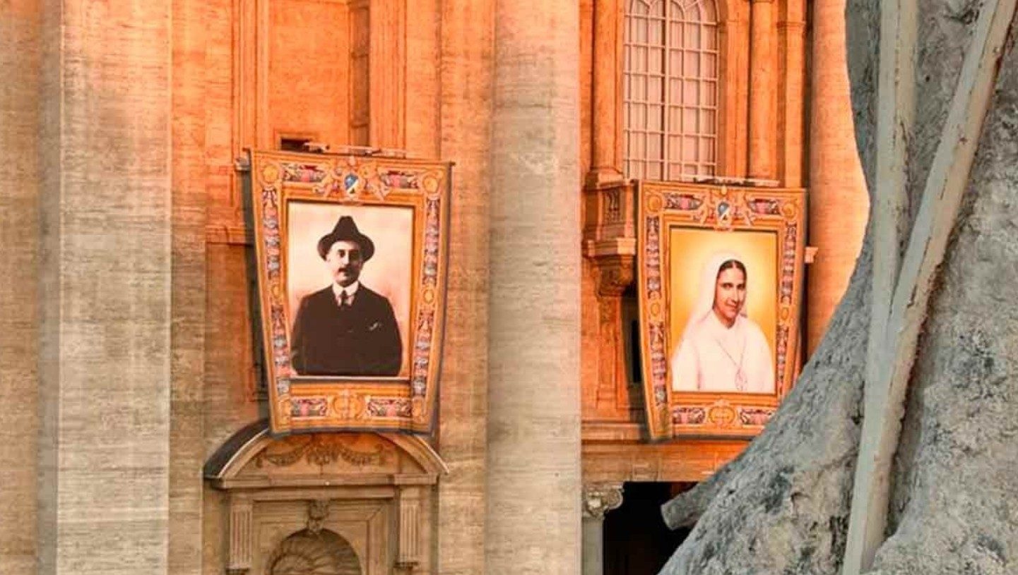 El cardenal Semeraro expuso la biografía de José Gregorio Hernández y Carmen Rendiles ante el Papa