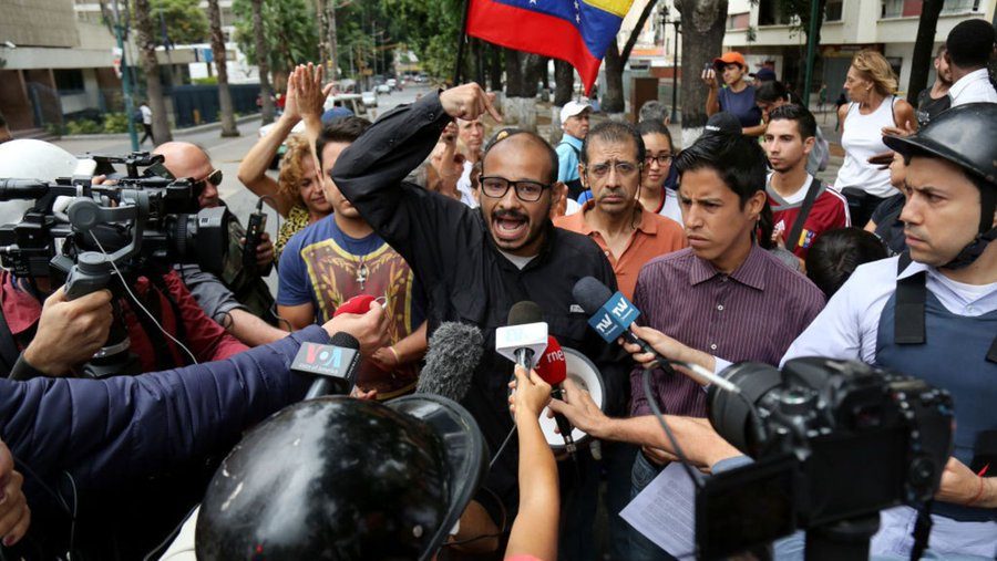 Gremios periodísticos celebran canonización de santos venezolanos pidiendo la libertad de 21 periodistas