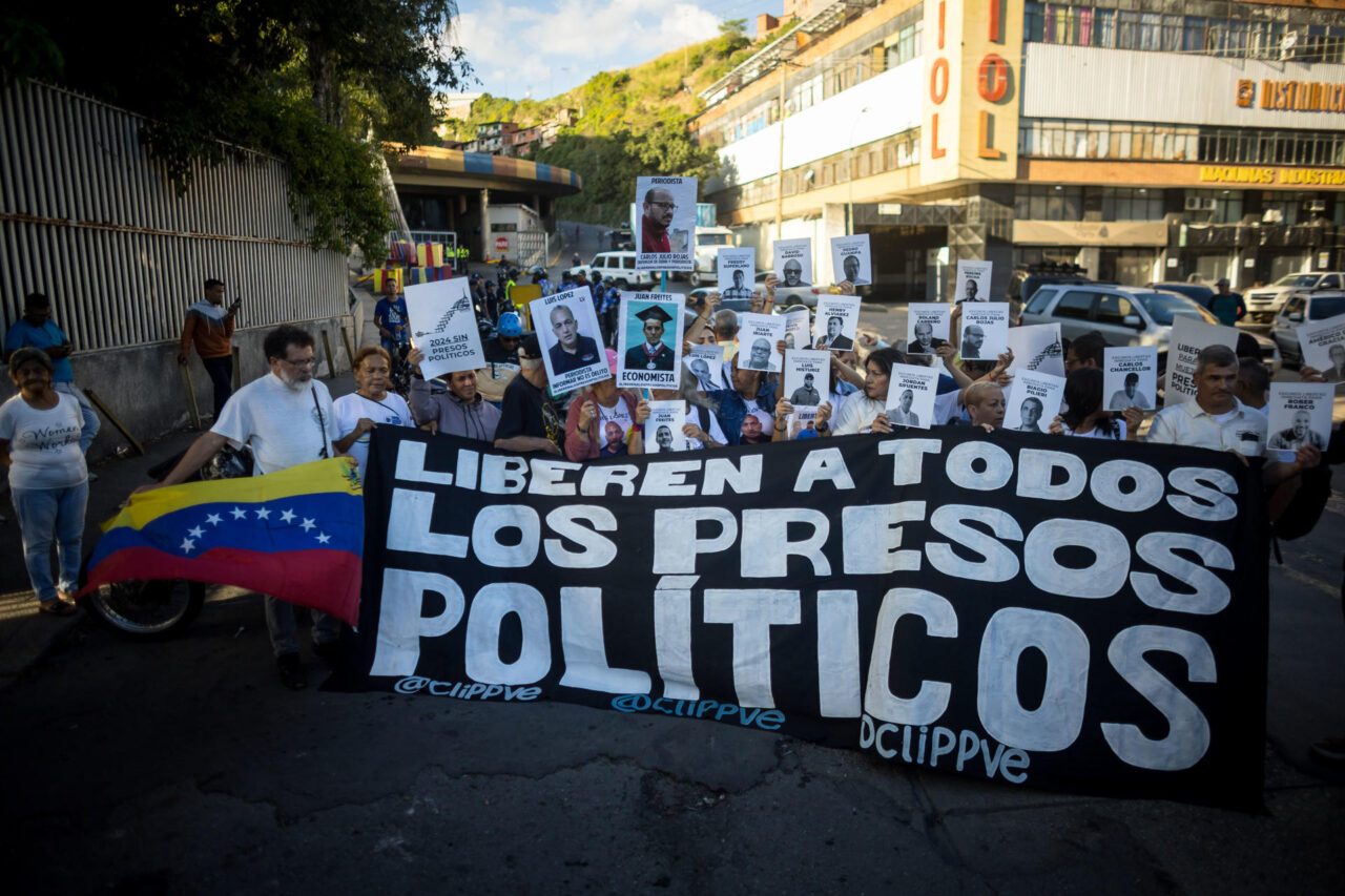 Luego de la liberación de rehenes en Gaza, Venezuela se convierte en el país con más presos políticos extranjeros del mundo, según el Foro Penal
