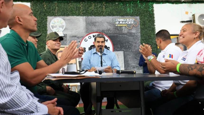 Maduro ordenó crear una App para que sus seguidores reporten "todo lo que ven y todo lo que oyen"