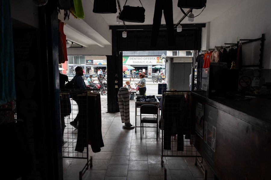 Se registra fuerte bajón eléctrico en la Gran Caracas y otras regiones de Venezuela